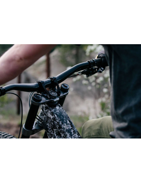 Tee TITLE DM1 Black 35 x 46mm largo, Integrada para DH