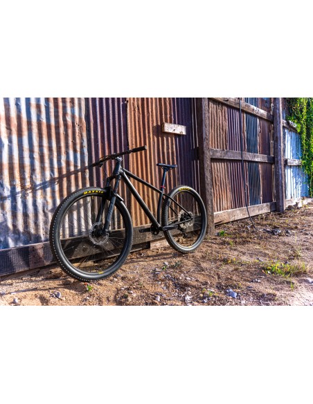 Bicicleta 715 IND, KAZE XC 29er, Negra