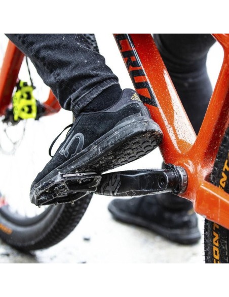 Zapatillas Five Ten 5.10 Sleuth DLX Negra